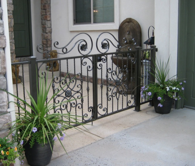 fence gate courtyard